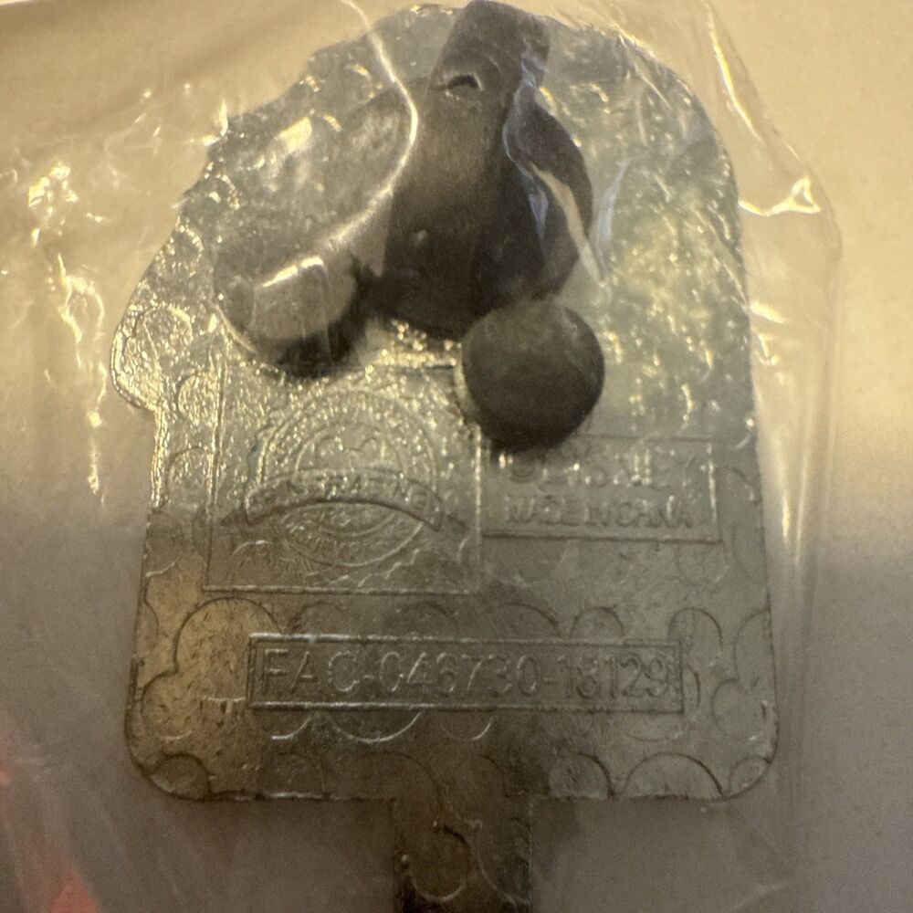 DISNEY PIN - Lucky - Ice Cream Bar Series - Mystery - 2018 - Picture 2 of 3